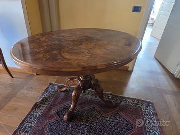 Tavolo in radica di noce