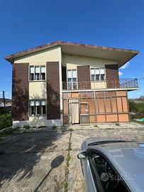 CASA SINGOLA INDIPENDENTE con GARAGE DOPPIO