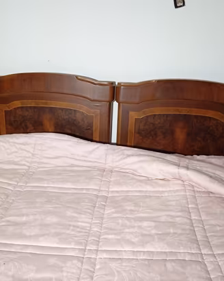 Lampadari e mobili antichi