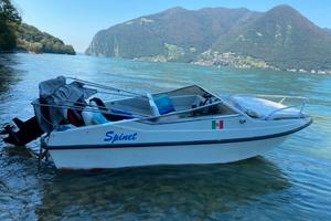 motoscafo con carrello