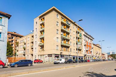 2 LOCALI A MILANO