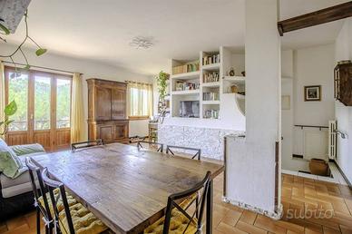 Appartamento di 110 m² con 5 locali e box auto a G
