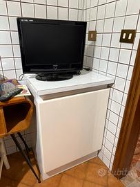 R E G A L O mobile per tv