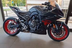 Suzuki GSX-8R