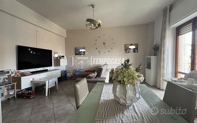 Appartamento di 3 vani e accessori, Casoria