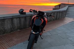 KTM  Duke 125 leggere la descrizione