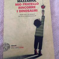 libro Mio fratello rincorre i dinosauri