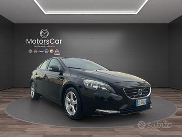 VOLVO V40 D2 1.6 Powershift Momentum