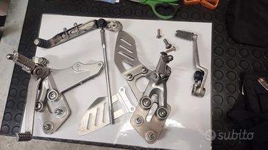 Pedane anteriori originali Suzuki GSX R 600/750