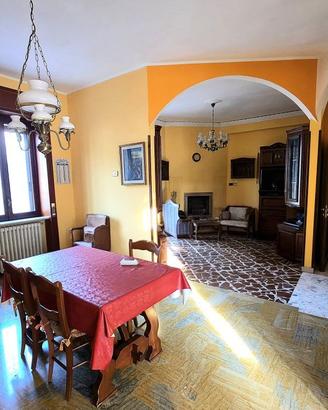 Cucina completa di alettrodomestici