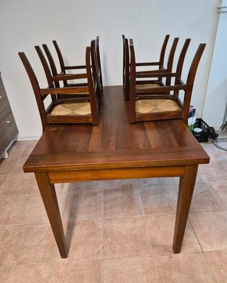 Tavolo per cucina/ salotto + 4 sedie
