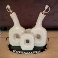 Set Oliera/Acetiera in Ceramica  con Vassoio