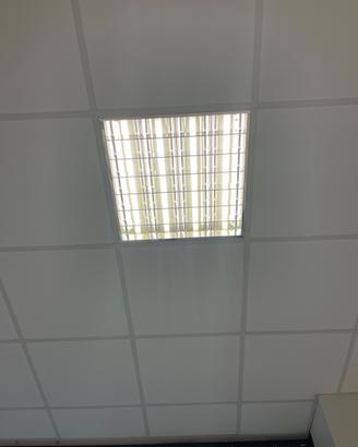 Luci contro soffitto