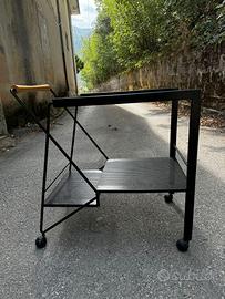 Carrello porta piatti in ferro con due ripiani