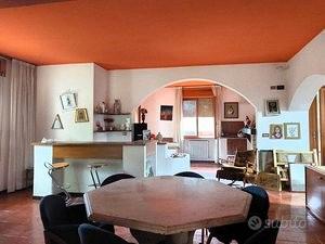 Villa Indipendente con Giardino Privato