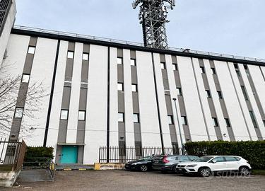 Immobile di 11185 m² a Legnano