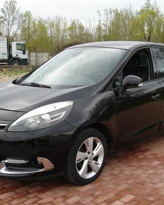 RENAULT Scenic Scénic XMod 1.5 dCi 110CV DE LUXE