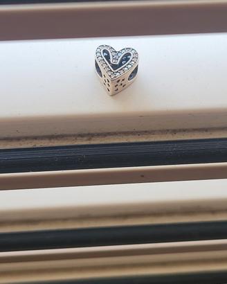 charm  a cuore Pandora 