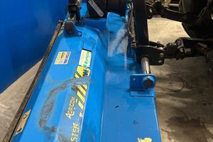 Trattori e attrezzi agricoli