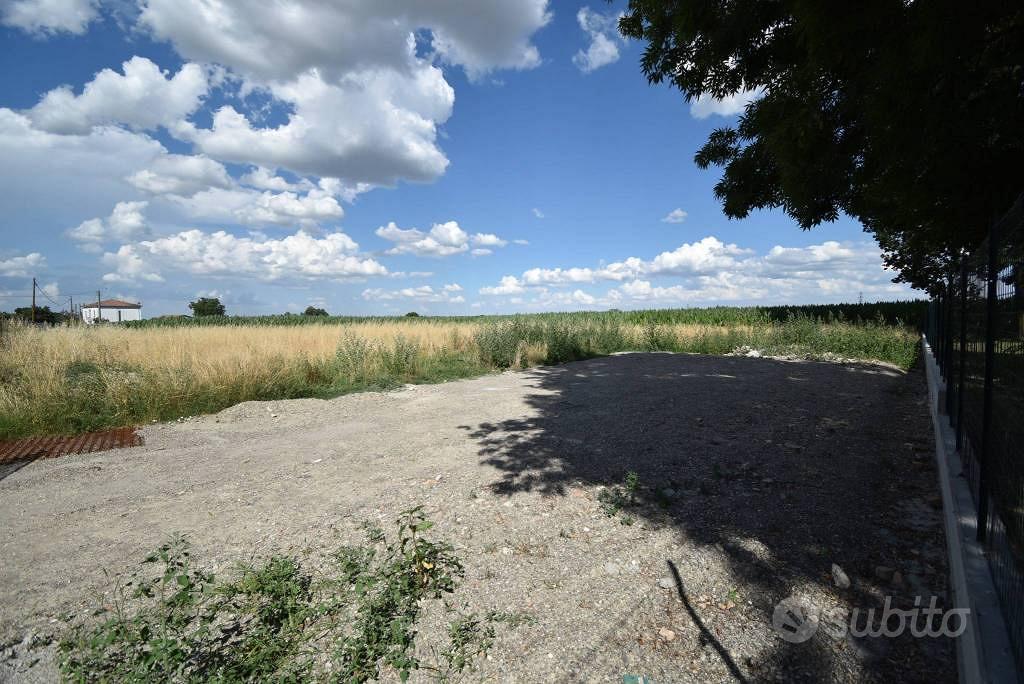 Villa di 600 m² con 5 locali a Guastalla - Altro