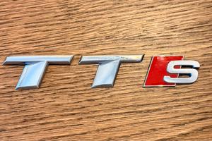 Fregio Emblema Scritta TTS Originale Audi TT MK3