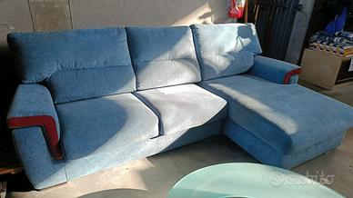 divano con penisola contenitore