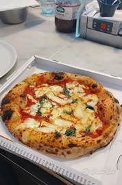Pizzaiolo napoletana contemporanea