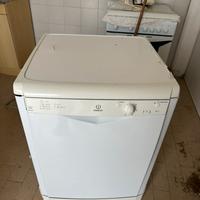 Lavastoviglie Indesit