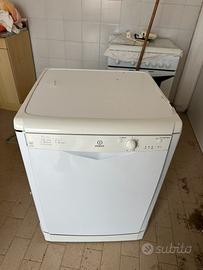 Lavastoviglie Indesit