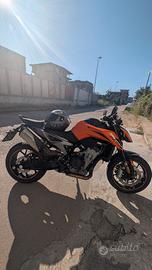 KTM duke 790