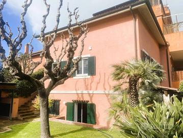 Villa di 221 m² con 5 locali a Fiumicino