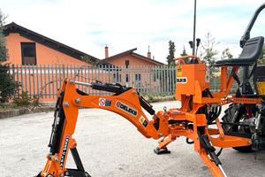 Retroescavatore per trattorini DELEXS modello DRS 
