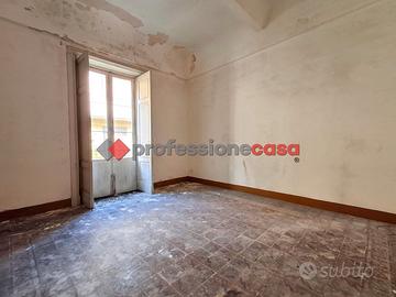 Riposto - Appartamento in Stabile d'Epoca