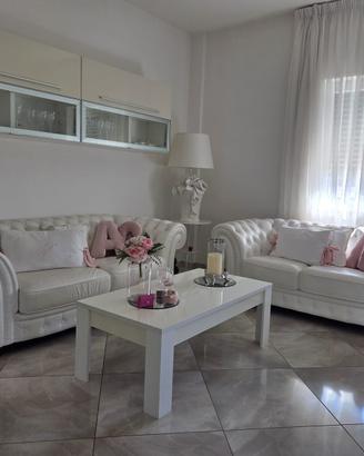 2 divani Chester bellissimii