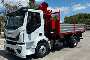 IVECO 150E18 CON GRU FERRARI 710 E CASSONE RIB. TR