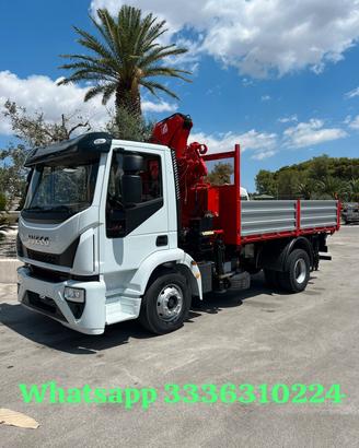 IVECO 150E18 CON GRU FERRARI 710 E CASSONE RIB. TR