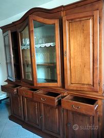 Vetrina in legno massello 