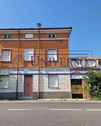 Casa indipendente di 400 m² con più di 5 locali e 