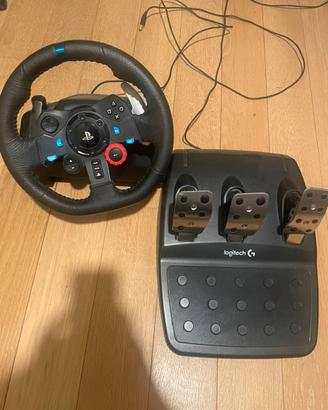 volante e pedaliera per PC o console