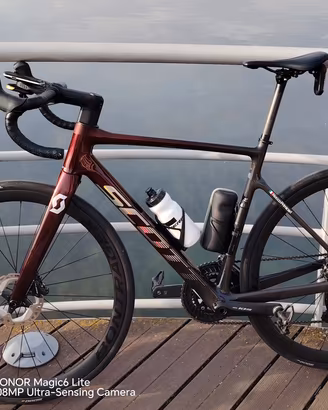 Scott addict 30 con cerchi in carbonio 
