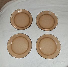 4 piatti piani in vetro marroncino "Duralex" 
