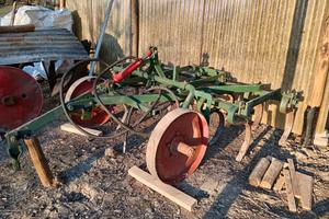 COLTIVATORE TRAINATO CON PISTONE IDRAULICO