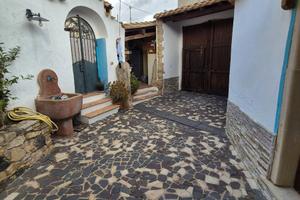 Indipendente ristrutturata