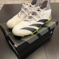 Scarpe calcio Adidas Predator Accuracy taglia UK 4