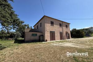 Rustico / Casale di 500 m² con 5 locali a Manciano