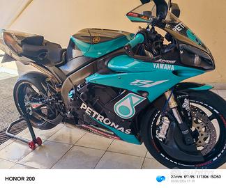 stupenda r1  del 2004