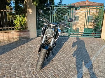 Honda cb125r