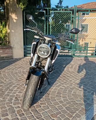 Honda cb125r