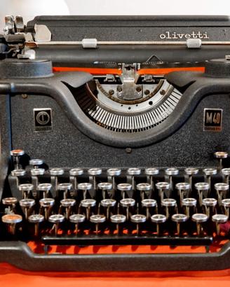 OLIVETTI M40 II serie (come nuova)