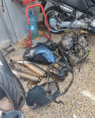 YAMAHA TDM 900 2004 RICAMBI